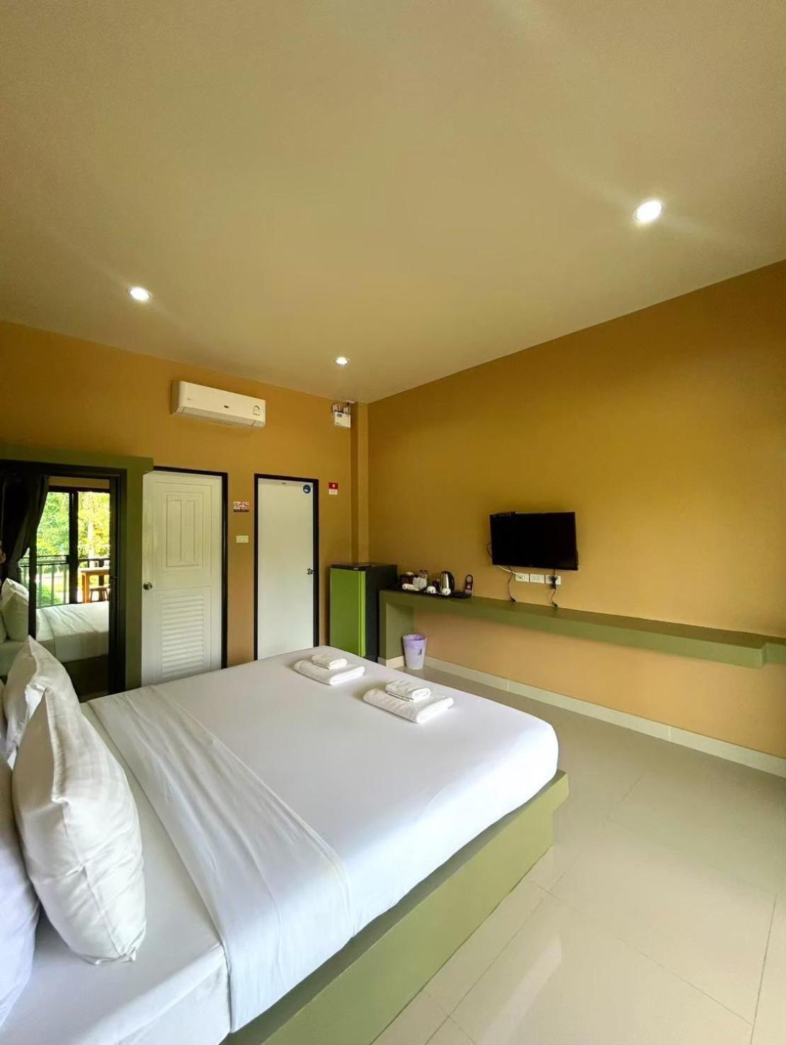 Infinite Resort And Cafe Krabi town Exteriör bild
